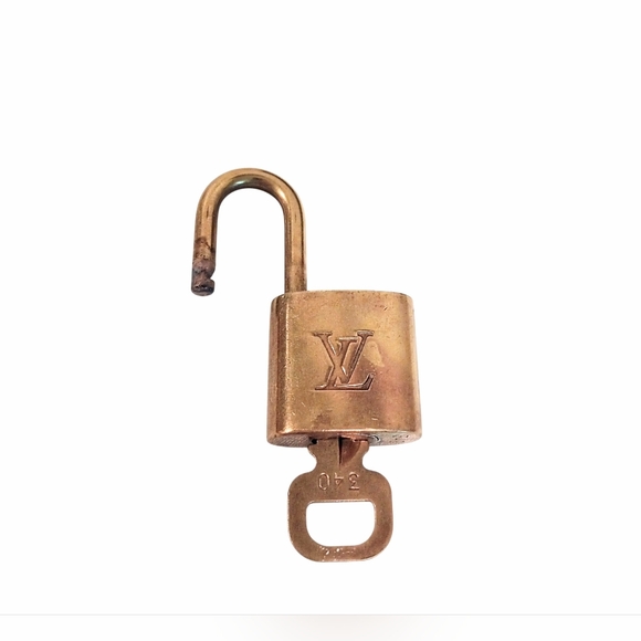 Louis Vuitton Lock And Key #340 - Picture 5 of 6